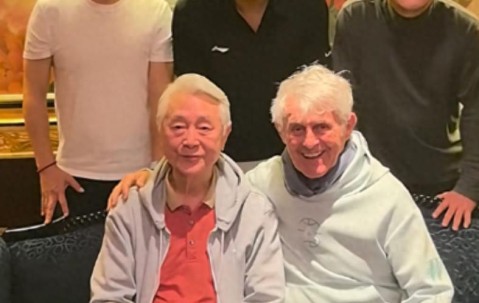 KOK体育-世界杯一代北京相聚,米卢,金志扬满头白发,唯独他杨璞和不显老